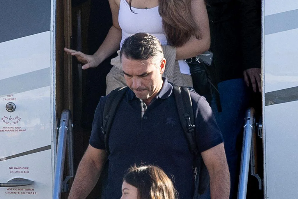 Fuga de Bolsonaro: demócratas indagan si funcionarios de Trump en Argentina lo ayudaron.