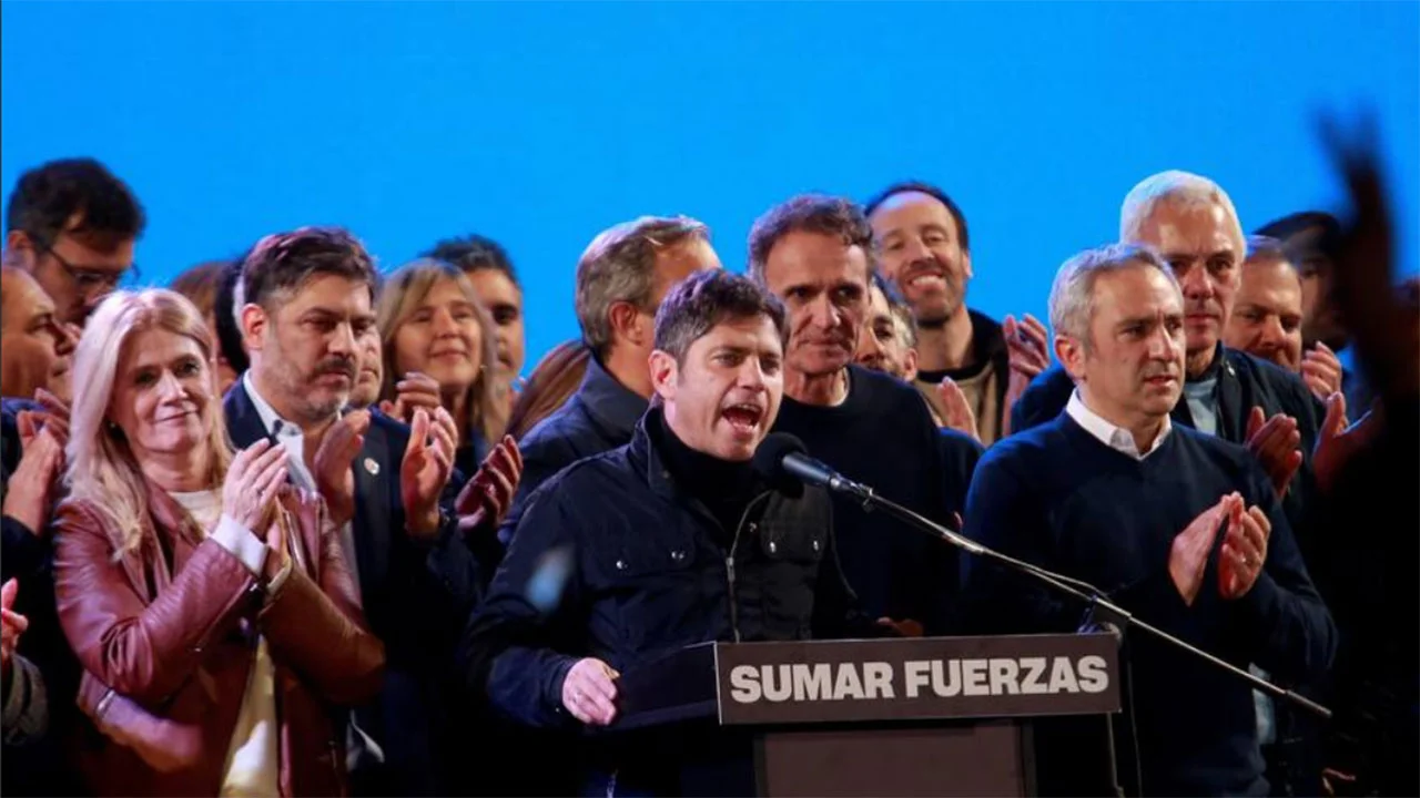 Tras el triunfo en las elecciones del 7S, Kicillof encabezó un encendido discurso junto a referentes del peronismo