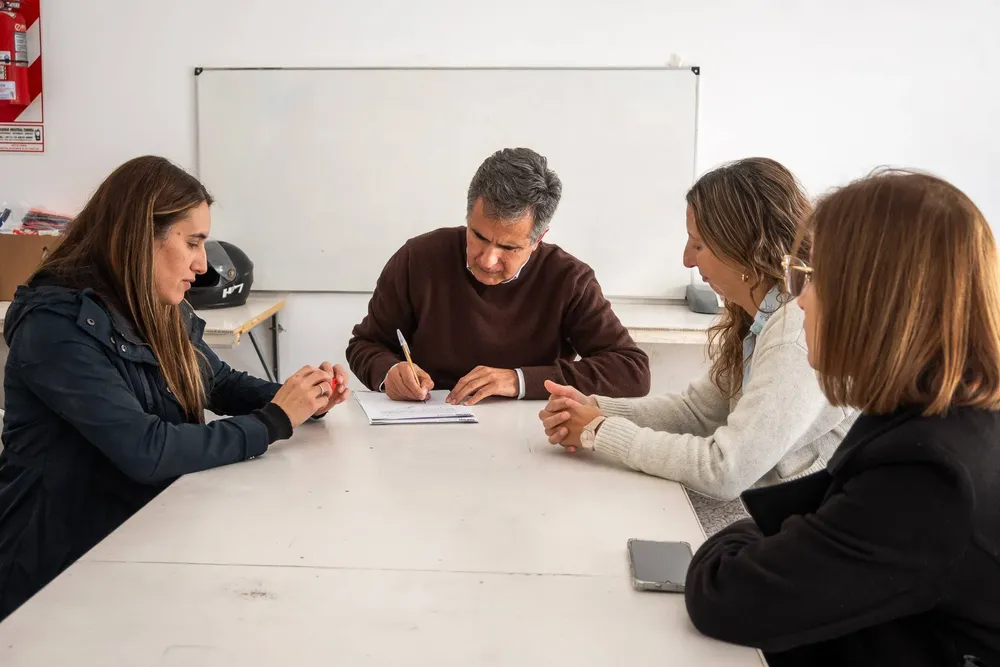 educación para jóvenes rivadavia