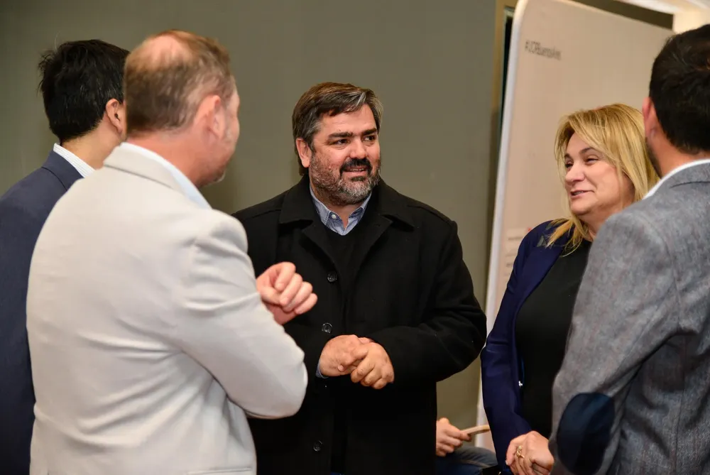 Emiliano Balbín junto a intendentes de la UCR