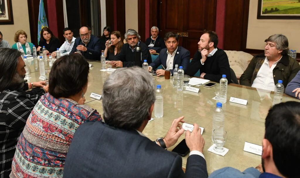 Kicillof y López junto a gremios