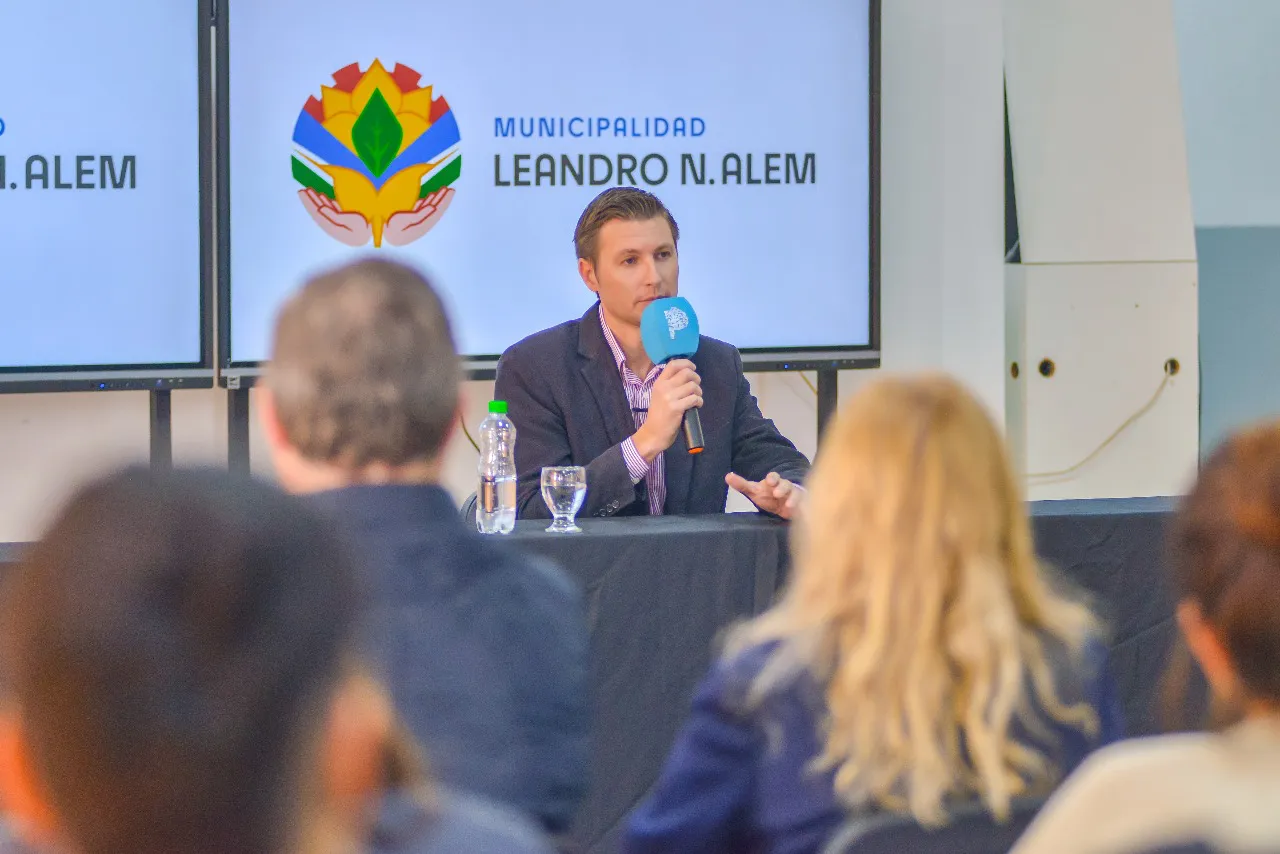 Carlos Ferraris, intendente de Leandro N. Alem
