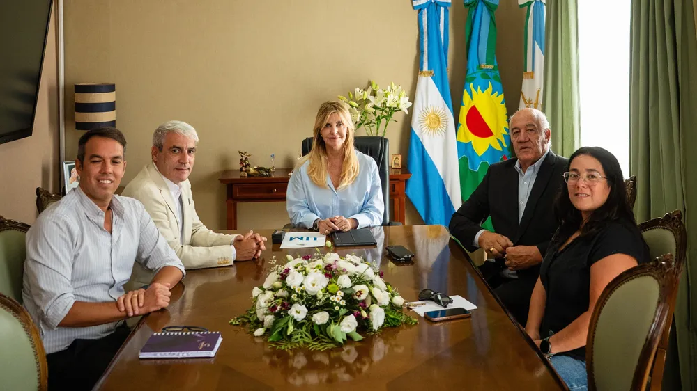 Fassi mantuvo reuniones institucionales y participó de actividades productivas y sociales en Cañuelas