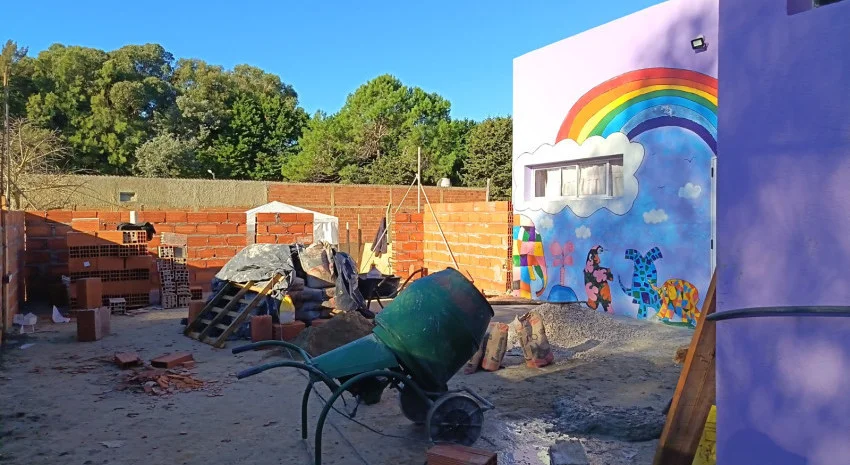 Avanzan las obras para la construcción de vestuarios en el Polideportivo del Paraje Pavón y una sala para el Jardín de La Chacras