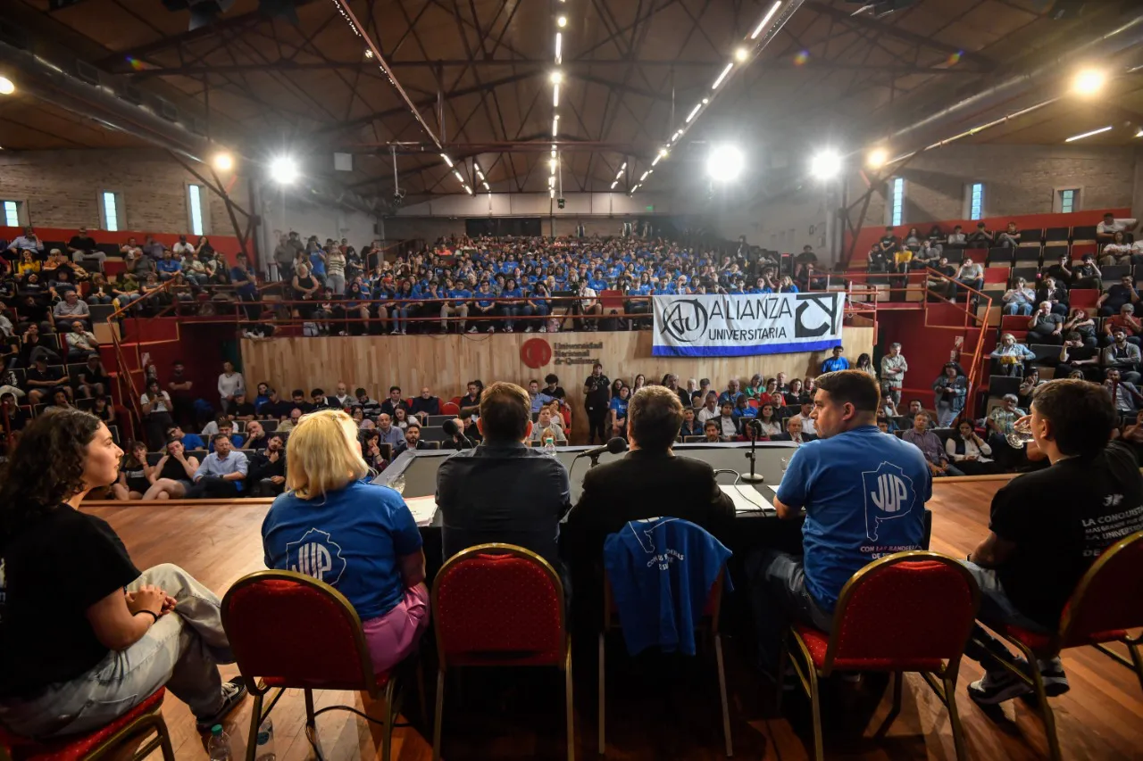 Axel Kicillof visitó la UNQ