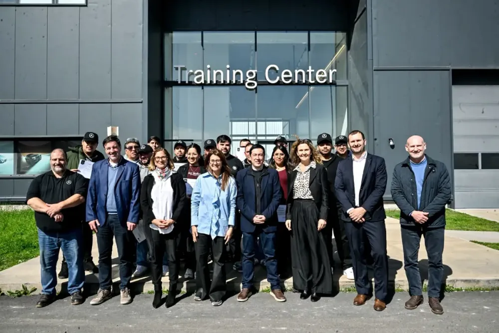 Leo Nardini visitó el Training Center de Mercedes-Benz en Tortuguitas