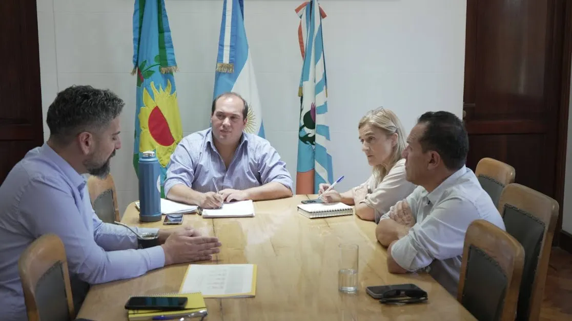 Recoulat con autoridades del Correo Argentino