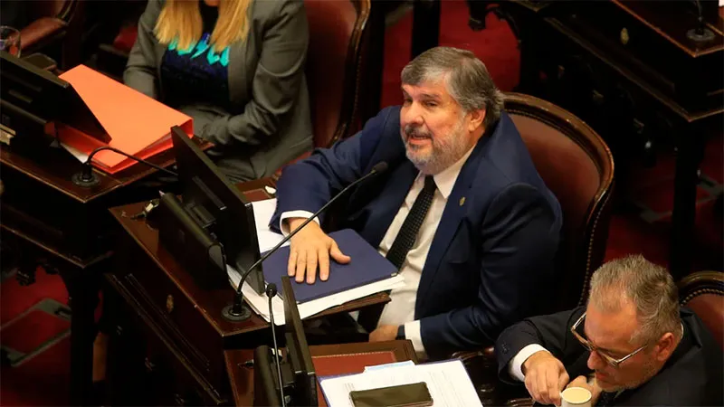 Sesión sin convocatoria formal y con quórum asegurado el Senado debate temas sensibles