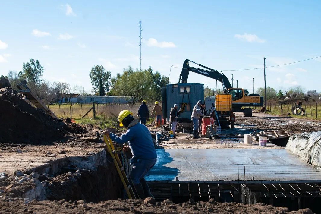 la obra del pluvial en calle 46 sigue en marcha 2