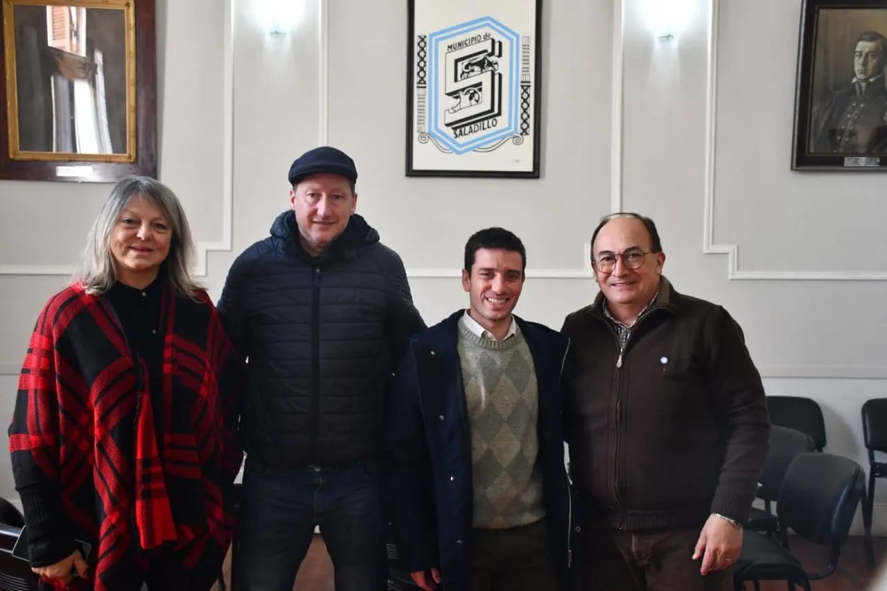 Salomón junto al nuevo gerente del Banco Nación