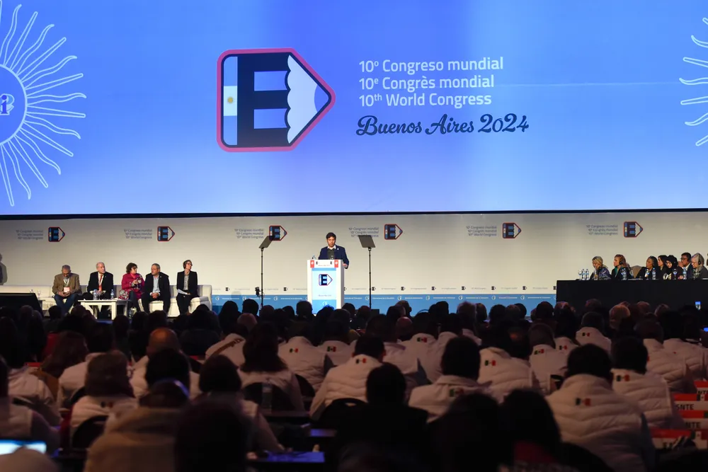 Kicillof participó de la apertura del 10° Congreso Mundial de Educación