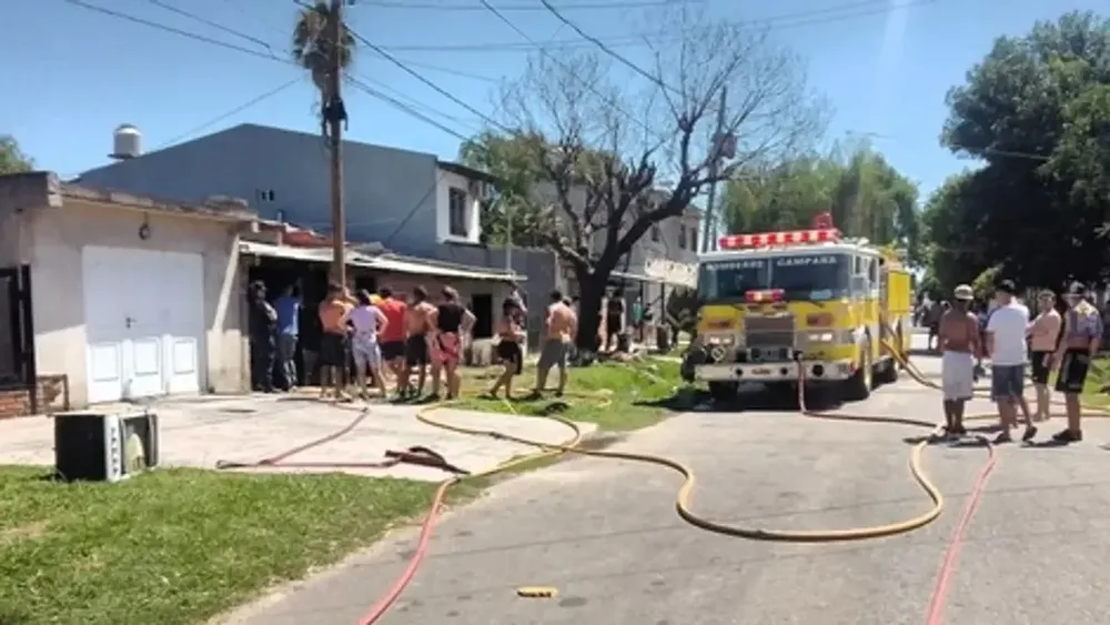 Incendio en una casa de campana