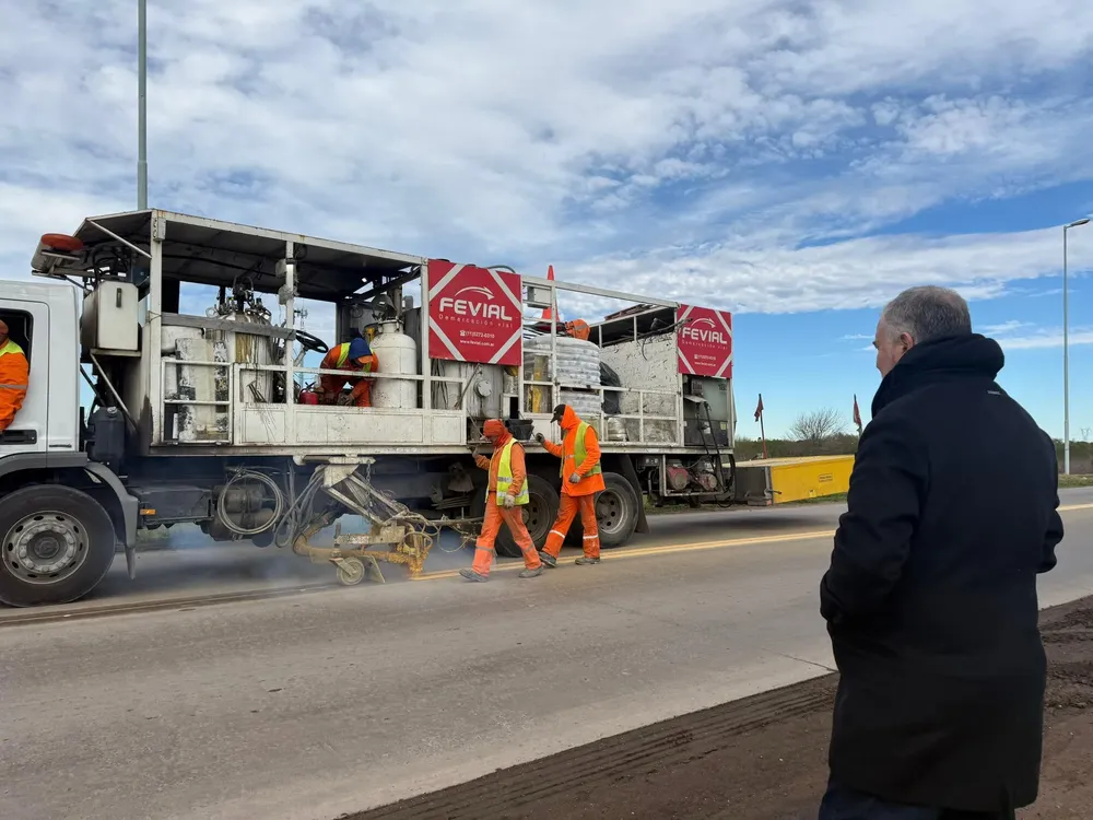 Mauro Poletti supervisó la demarcación del acceso al tránsito pesado en Villa General Savio 3
