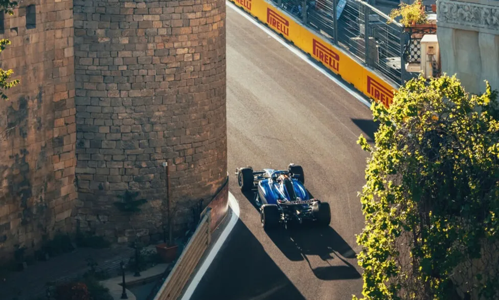 Franco Colapinto sorprende en Bakú con el mate como emblema argentino