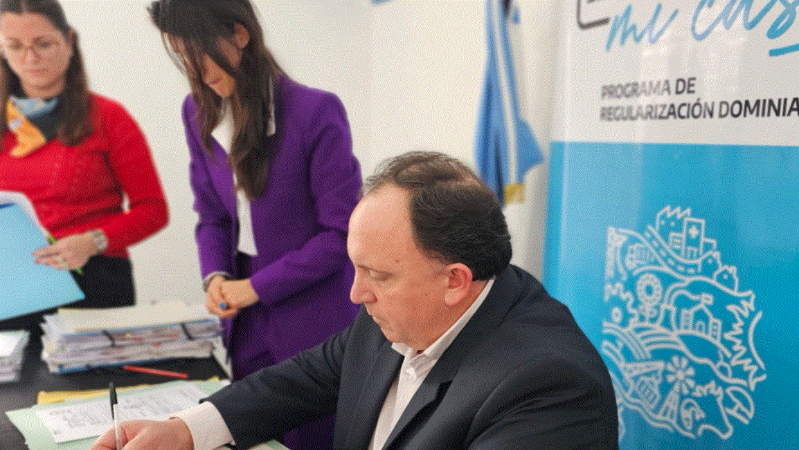 Se firmaron escrituras sociales en General Las Heras .