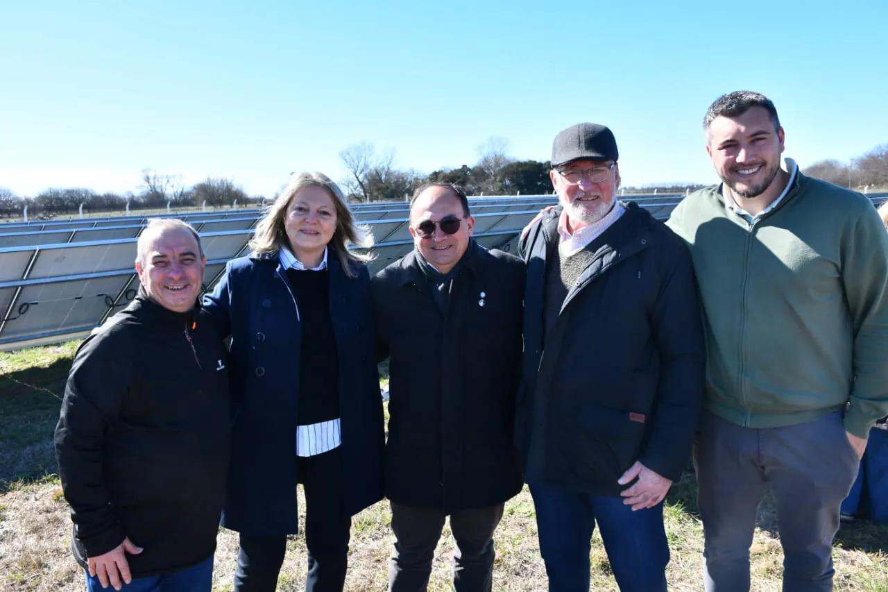 Se procedió a realizar la inauguración del Parque Solar