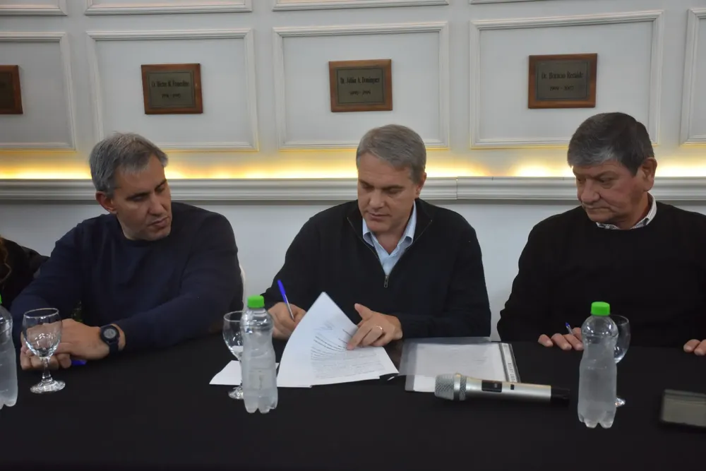 Golía firmó convenios para el Centro de Hemodinamia y nuevas luminarias LED