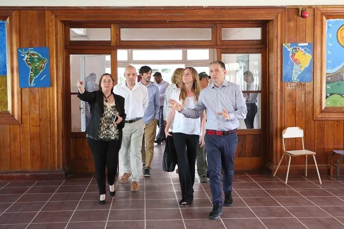 Intendente Gray recorrió instituciones educativas con Agustina Vila