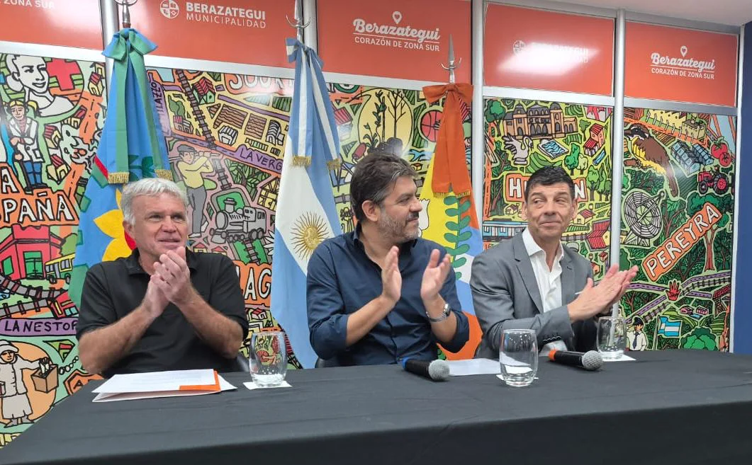 Bianco en la entrega de diplomas del programa Puentes