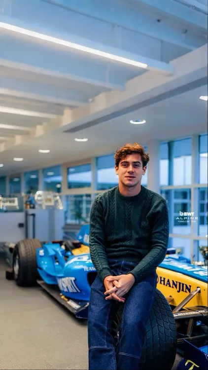 Franco Colapinto con el monoplaza de Alpine