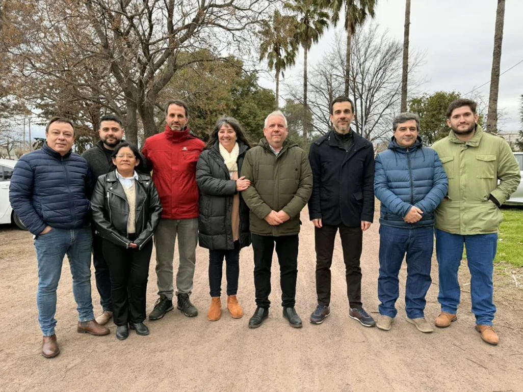 Petrecca junto a referentes libertarios de la Cuarta en Carlos Casares.