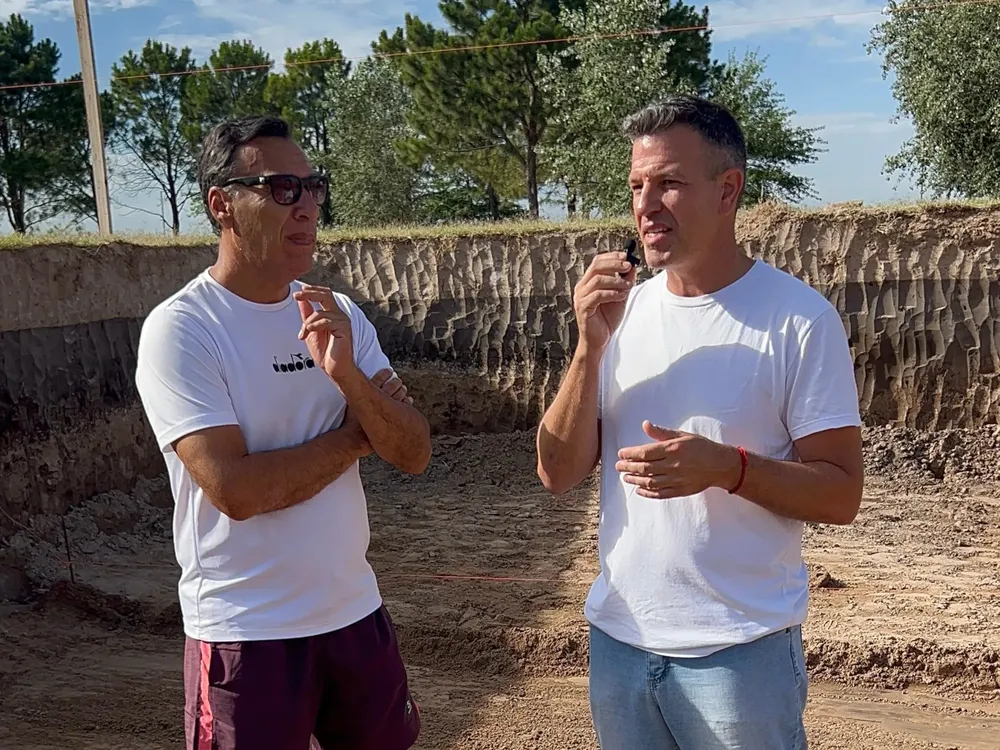 Sciaini supervisó las obras de construcción de la pileta de natación municipal,