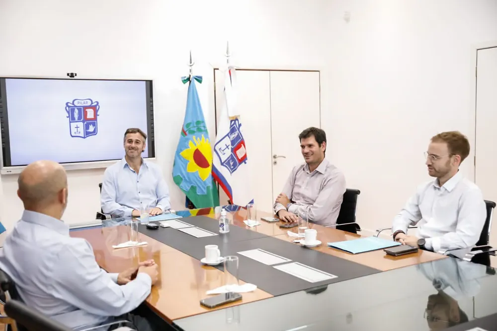 Achával se reunió con representantes del grupo ALSEA.