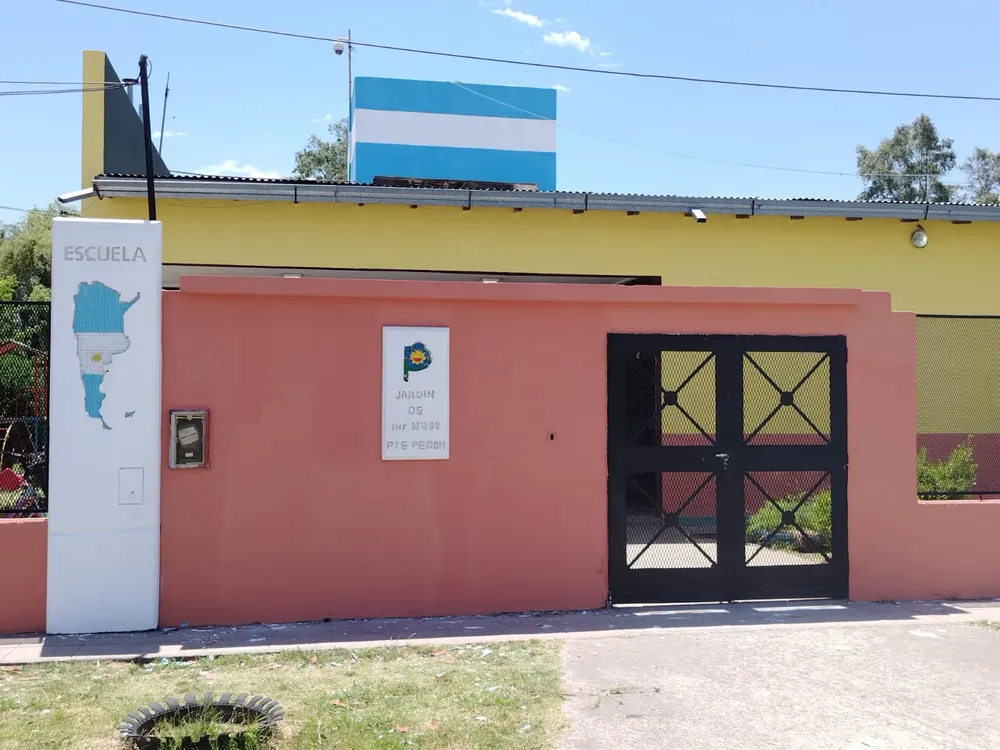 Puesta en valor educativa y más luces LED en Presidente Perón