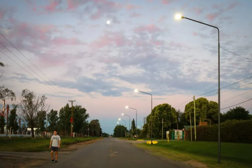 En tres puntos de la zona norte se encendieron nuevas luminarias LED