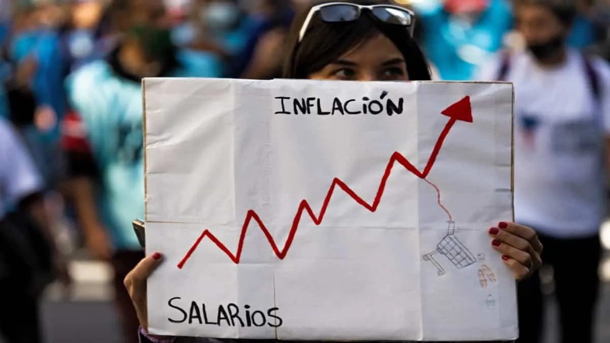 Expectativas económicas suben los pronósticos de inflación y recortan la expansión del PBI