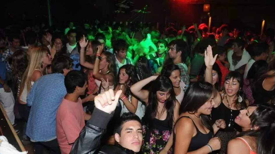 Buenos Aires planifica poner el foco en reducir los encuentros sociales