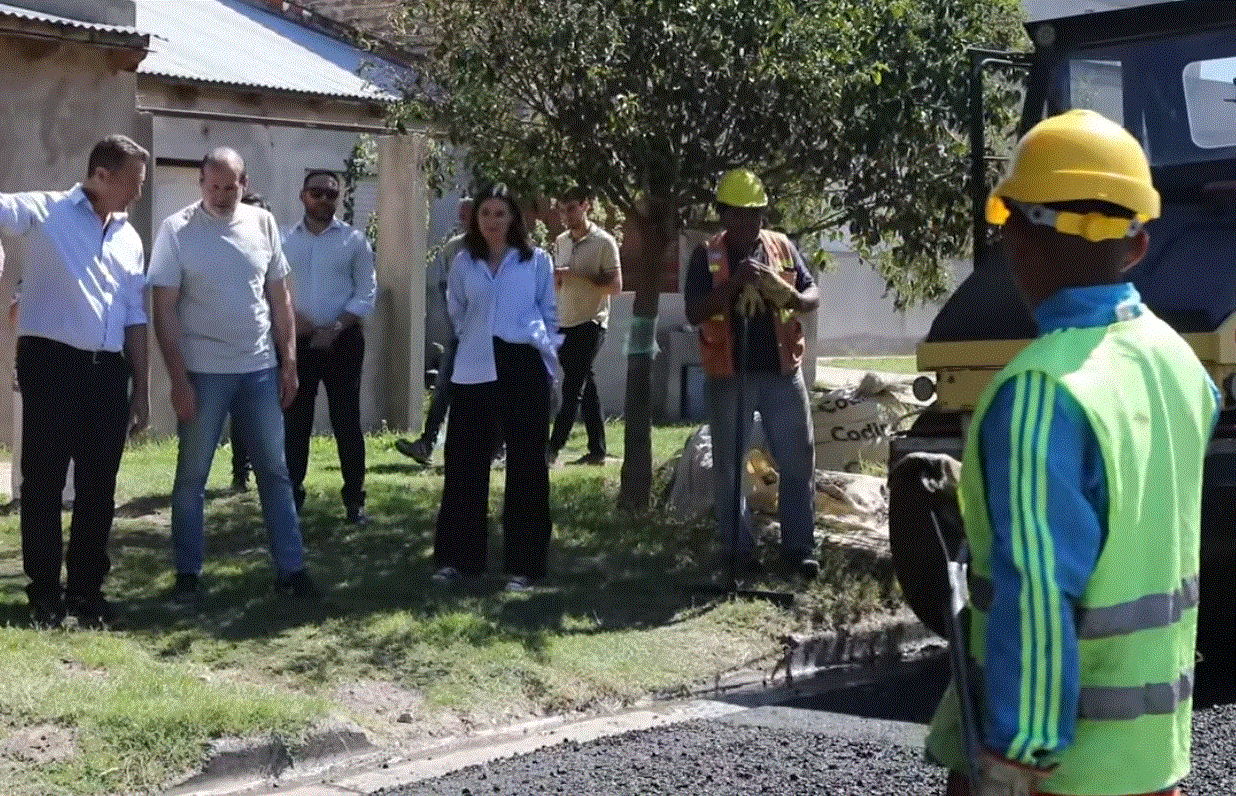 Susbielles supervisó obras en Bahía Blanca.