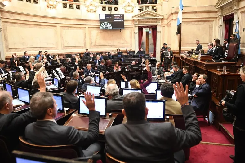 Reconfiguración en marcha la UCR y el PRO disputan espacios