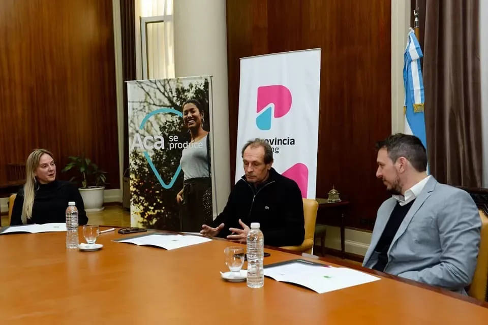 Carlos Casares: el intendente Stadnik firmó un acuerdo por más de $11 millones