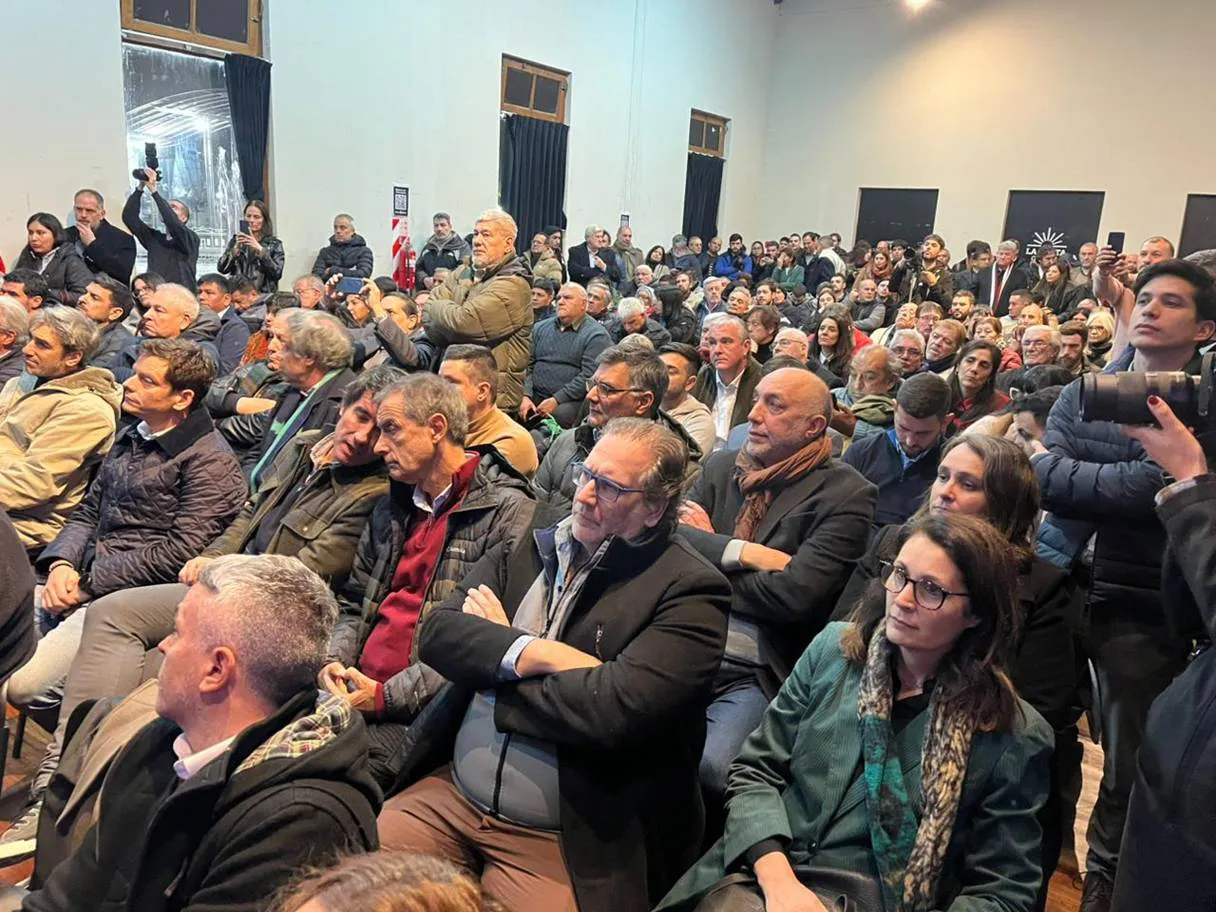 El frente de Manes y Schiaretti para el post-mileísmo