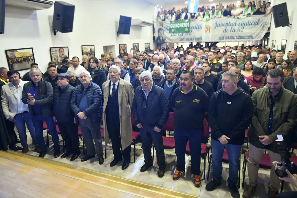 Moyano encabezó un acto de las 62 Organizaciones y críticó a Milei