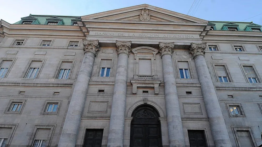 Tres hombres de confianza de Batakis ya son directores del Banco Nacion