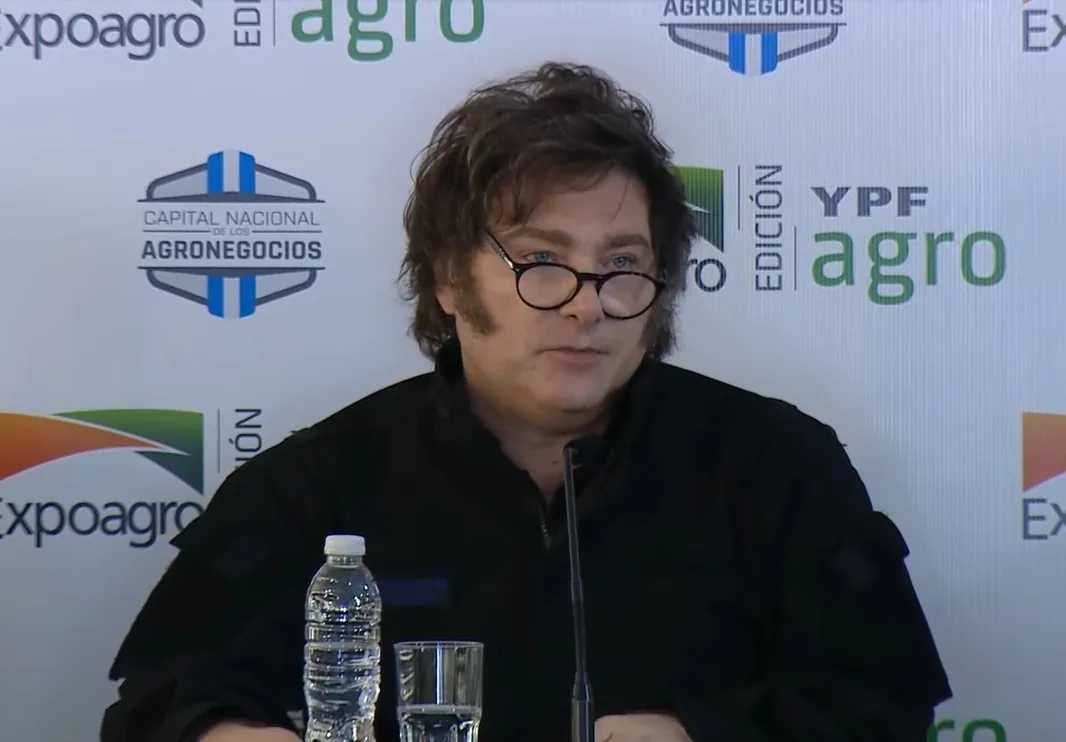 Milei en caída: una encuesta lo complica en Provincia