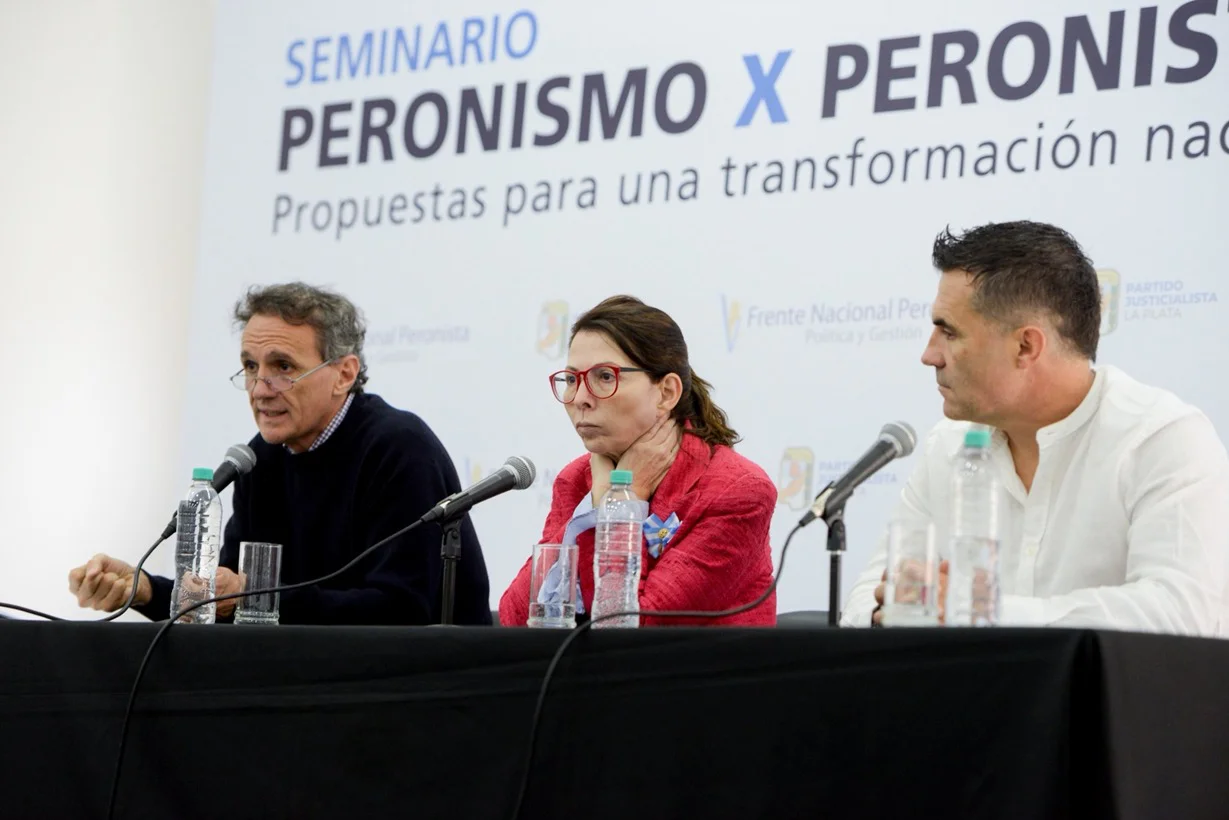 Katopodis disertó sobre 'Estrategias generales de desarrollo económico e inserción global'.