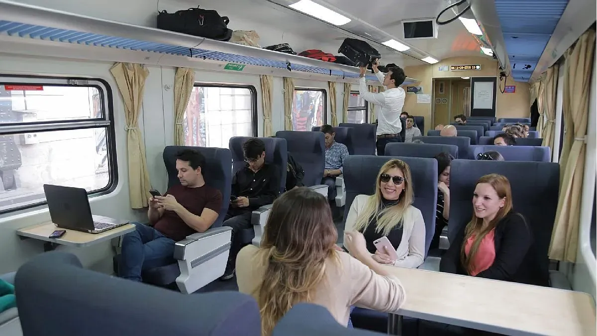 Existen varios servicios de tren que llegan a pueblos turísticos bonaerenses por menos de $400..