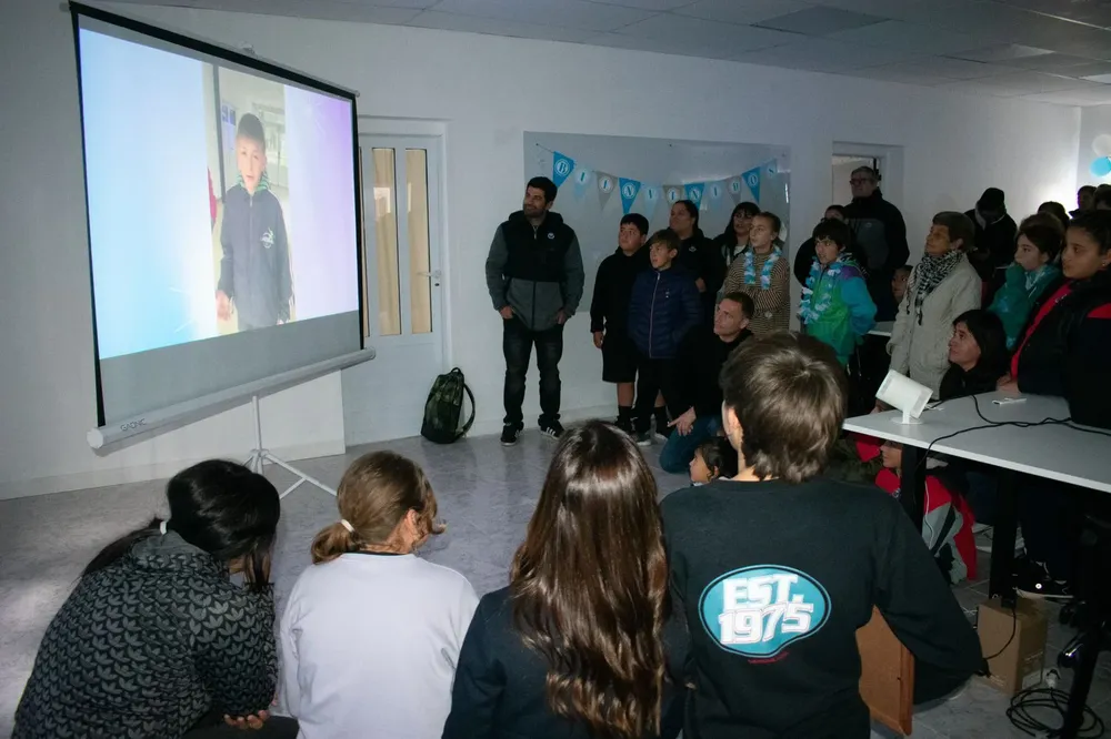 Las Flores avanza con inclusión, tecnología y salud escolar 3