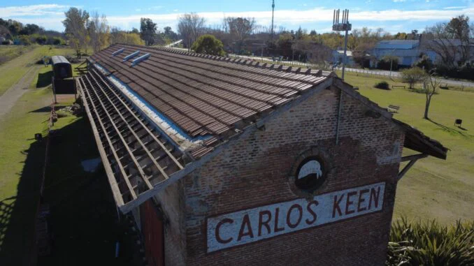 El Municipio desarrolla trabajos de refacción integral de techos en el Granero de Carlos Keen