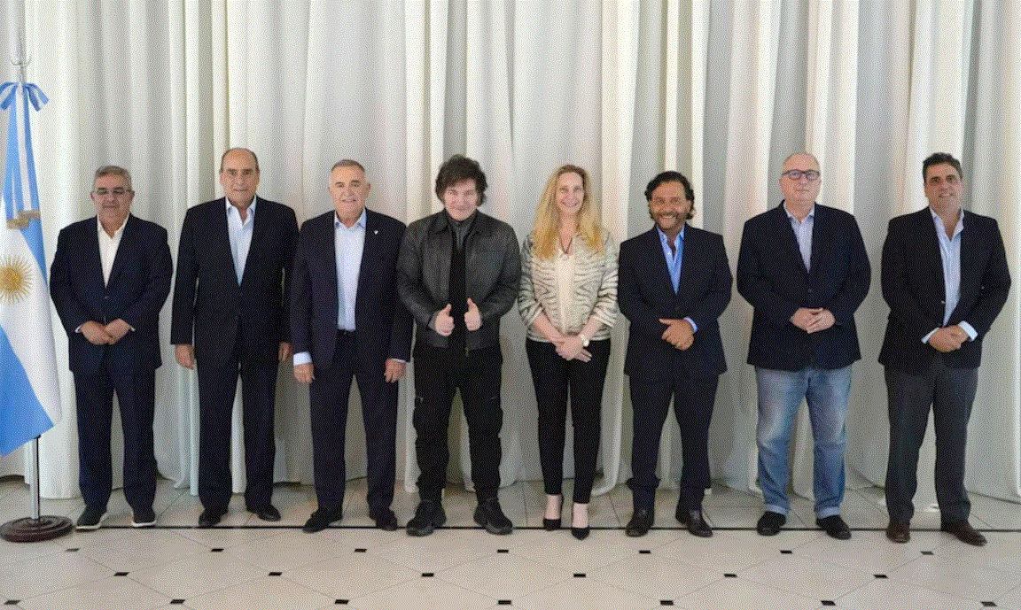 Milei junto a gobernadores.