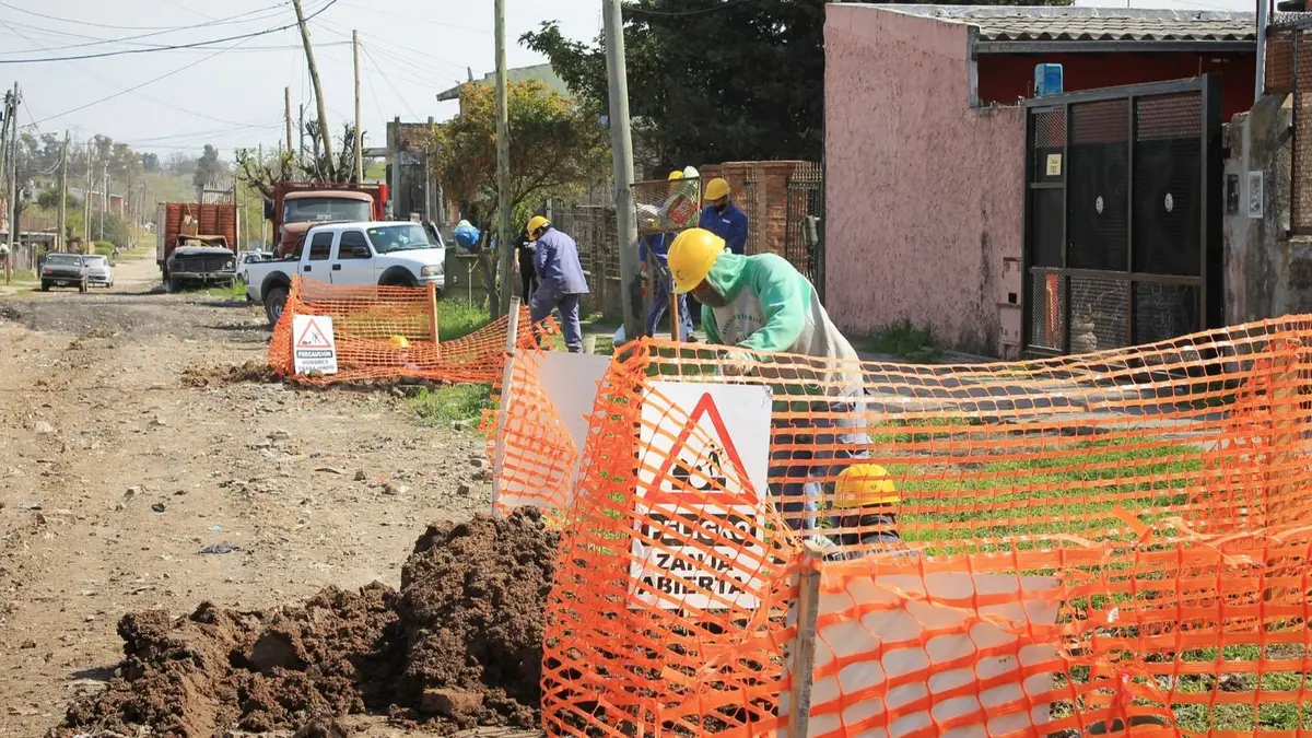 Milei paraliza 700 obras en barrios populares y deja en vilo a 62 municipios bonaerenses