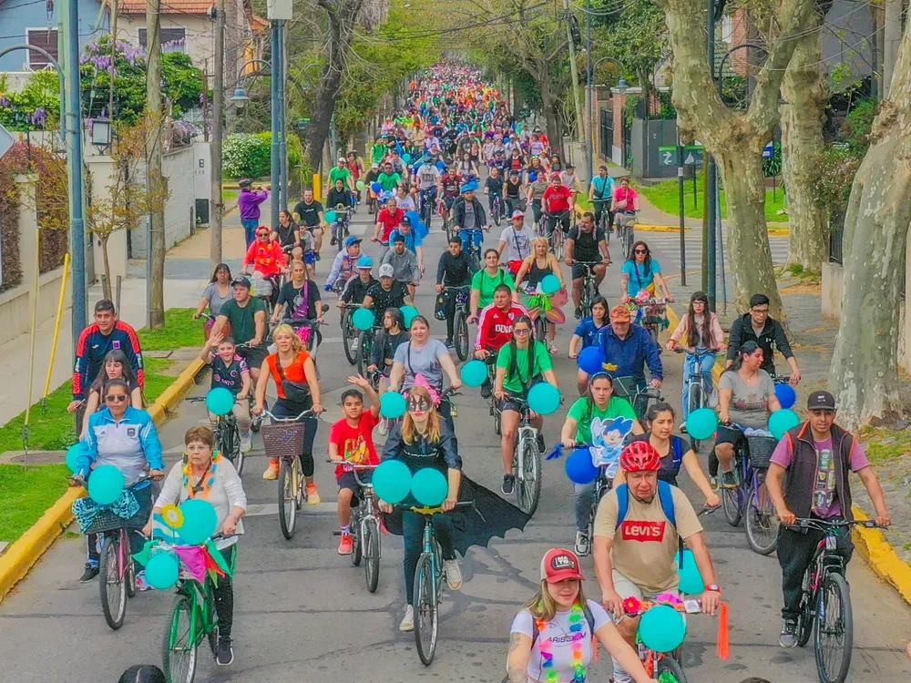Miles de familias volvieron a disfrutar la Bicicleteada Familiar en San Fernando.