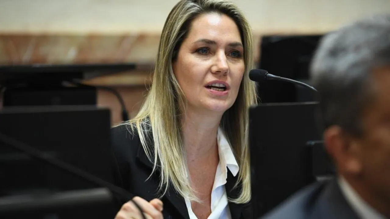 Vicepresidenta del Senado Carolina Losada Vicepresidenta del Senado, Carolina Losada