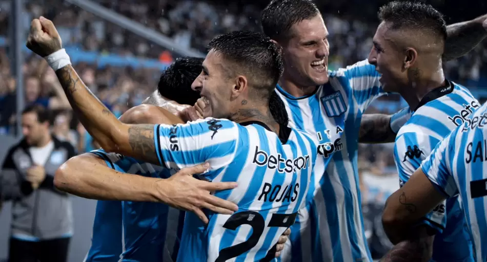 Racing busca acercarse a Vélez en el fin del campeonato.