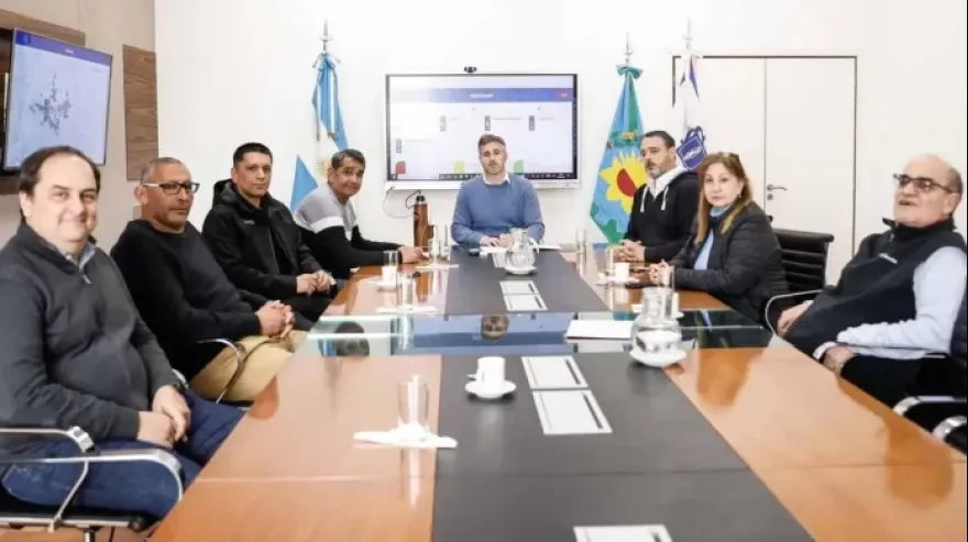 Achával anuncia nuevo aumento salarial para municipales de Pilar.