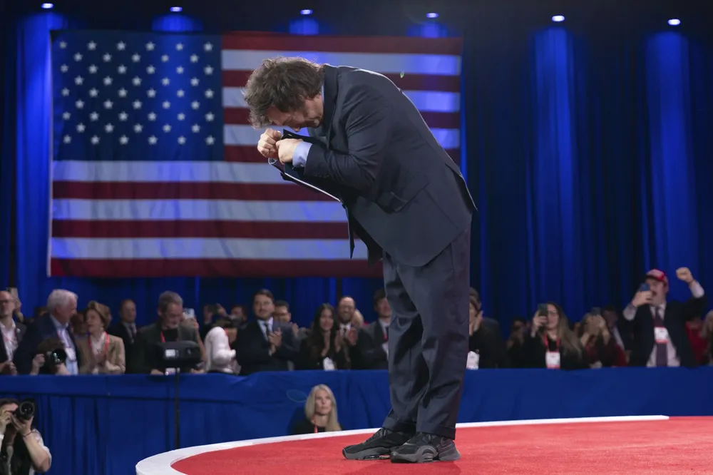 Bajo críticas y acusaciones, Milei prioriza un viaje a EE.UU. antes de las elecciones en Buenos Aires 2