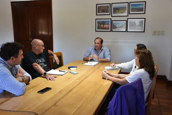 Recoulat reunido con representantes del INTA